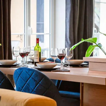 Le Jeanne D'arc, Vue Sur La Place Du Vieux Marche Lägenhet *