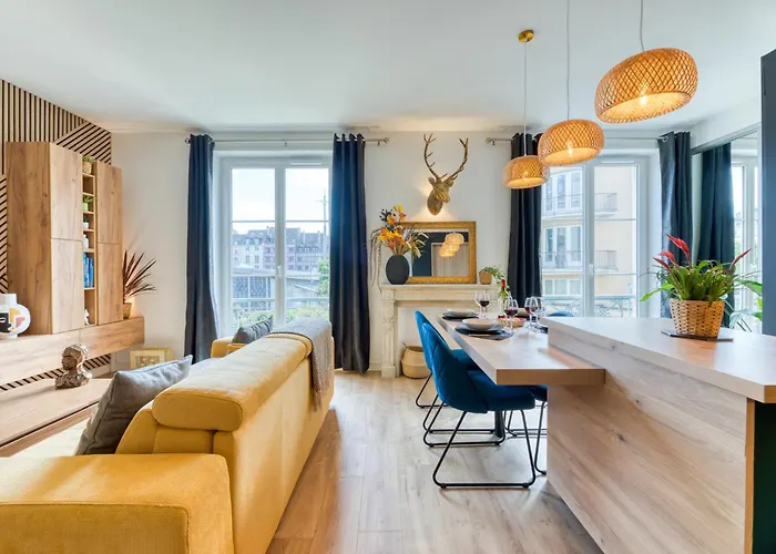 Le Jeanne D'arc, Vue Sur La Place Du Vieux Marche Apartman *