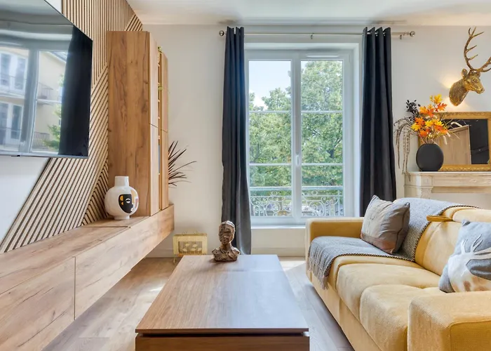 Le Jeanne D'arc, Vue Sur La Place Du Vieux Marche * Rouen