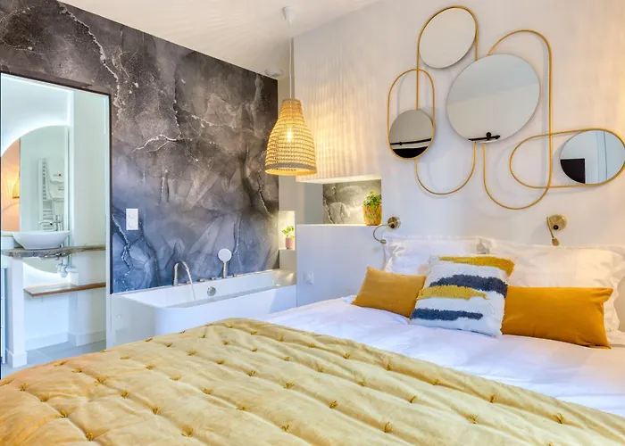 Le Jeanne D'arc, Vue Sur La Place Du Vieux Marche Apartman