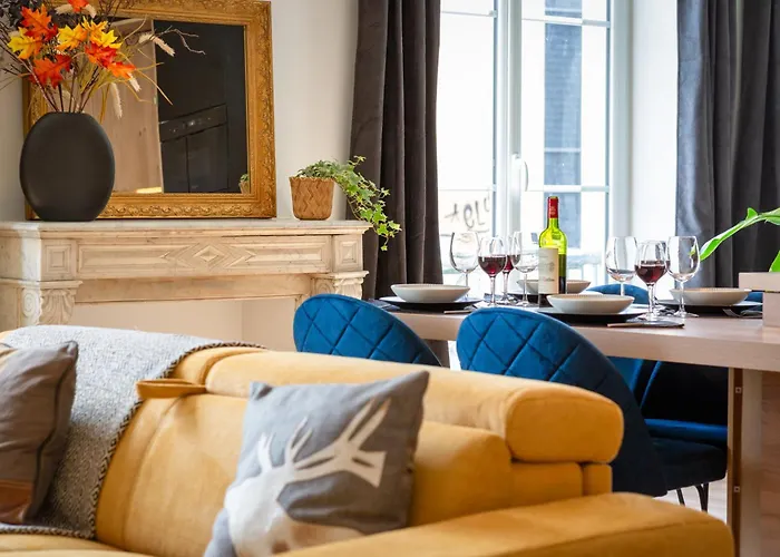 Le Jeanne D'arc, Vue Sur La Place Du Vieux Marche * Rouen